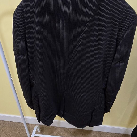 Geoffrey Beene black and white pinstripe suit - Picture 9 of 10